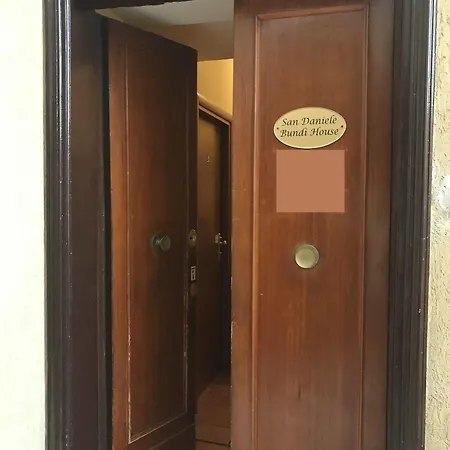 San Daniele Bundi House Vendégház